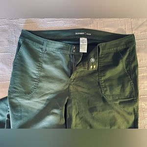 4 / $20 sale! NWOT, Old Navy pixie cut olive green pants, 18 petite